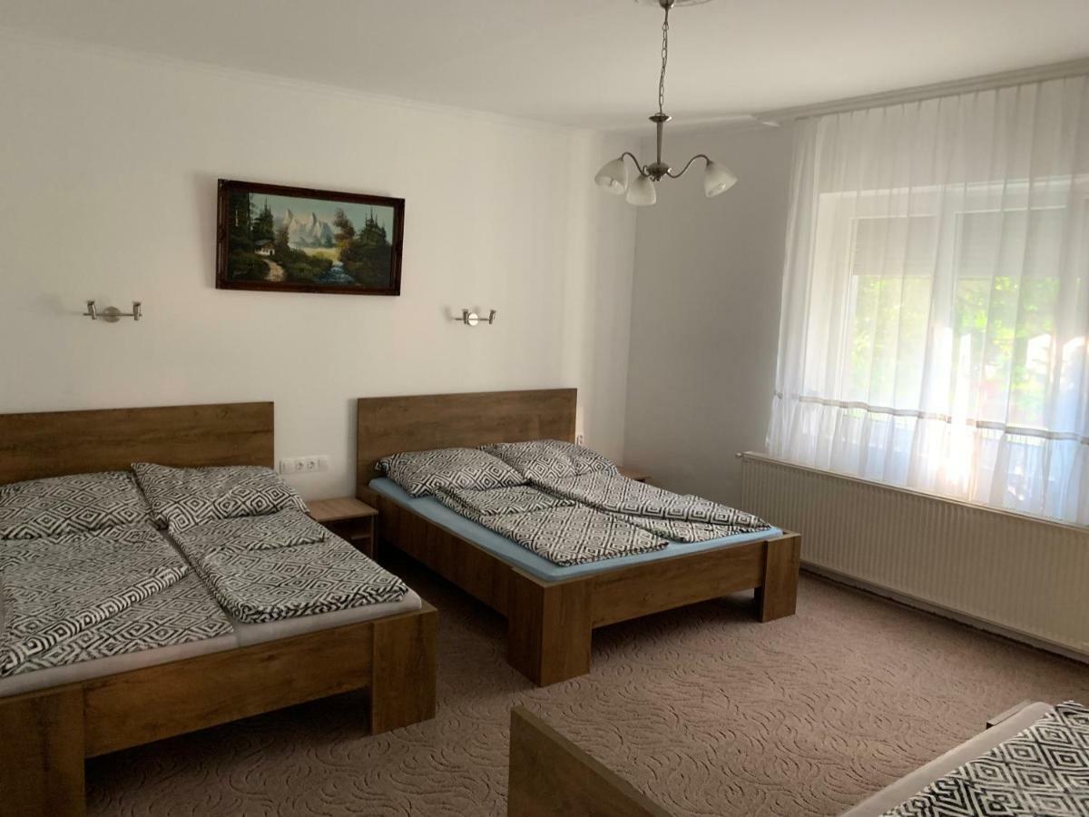 Viktor Apartmanhaz Zamardi Exterior photo